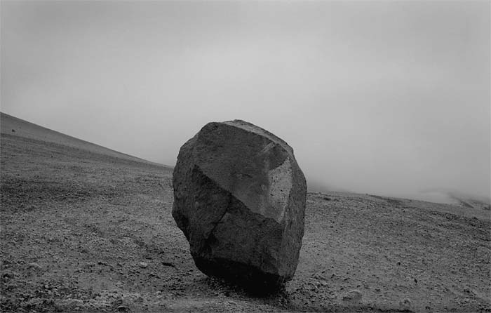 An erratic boulder in Katmai Pass, 2002. (© Gary Freeburg)